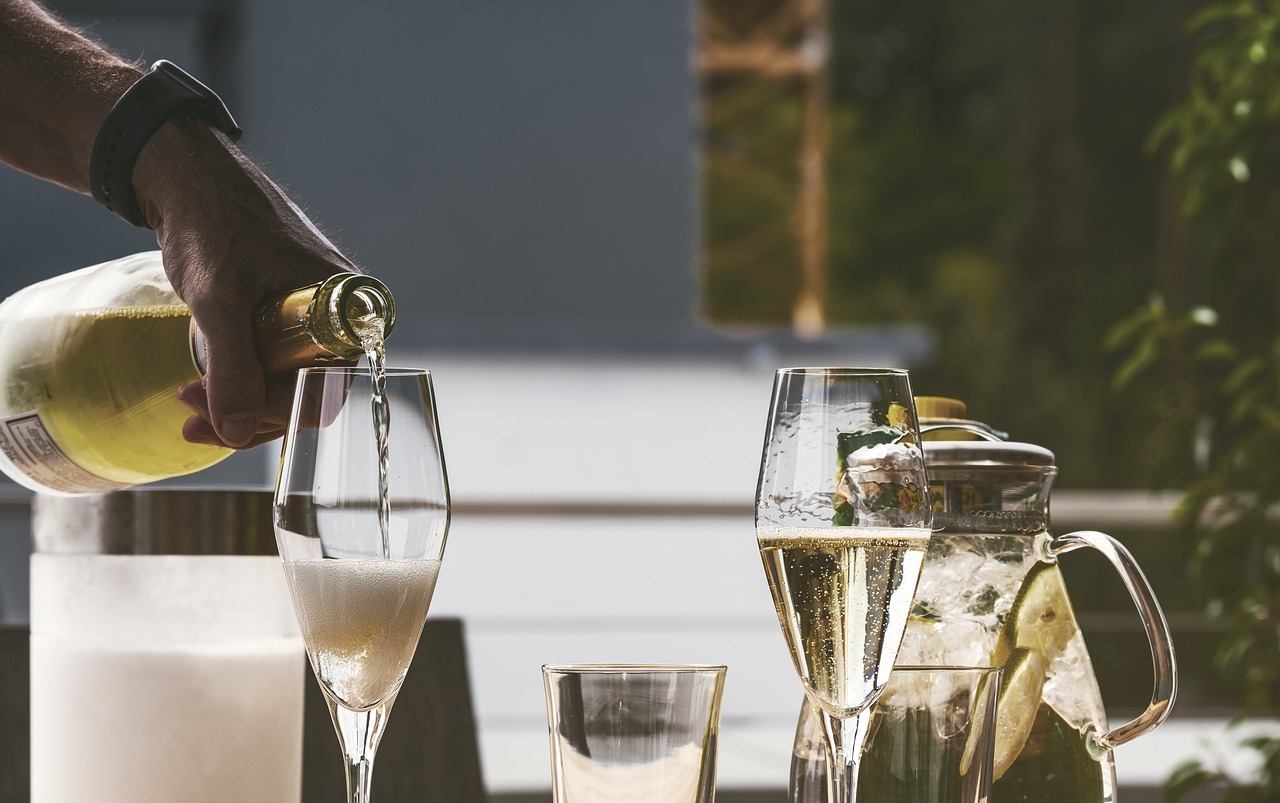 Avis d'Experts 98 - 5 conseils pour refuser un verre en soirée Avis d'Experts 98 - 5 conseils pour refuser un verre en soirée