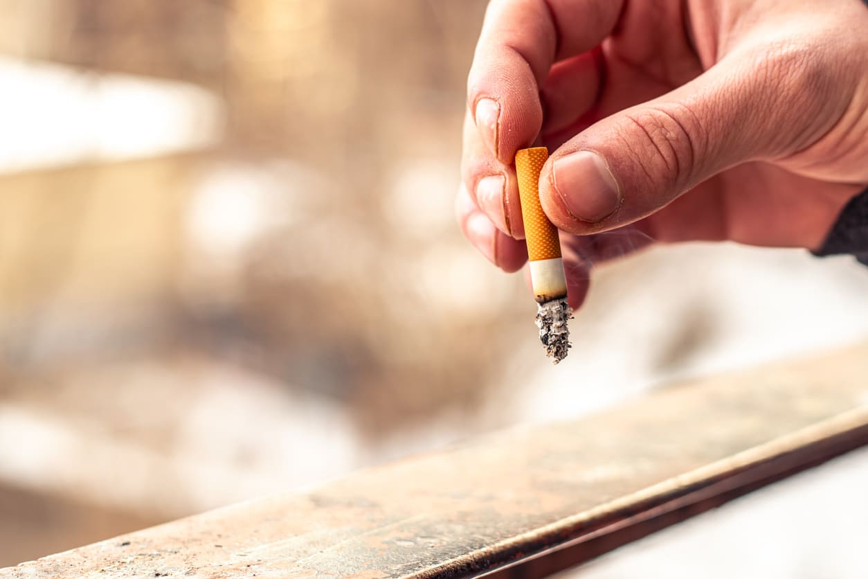 Fumer 1 cigarette par jour pour arrêter : est-ce une bonne idée ?